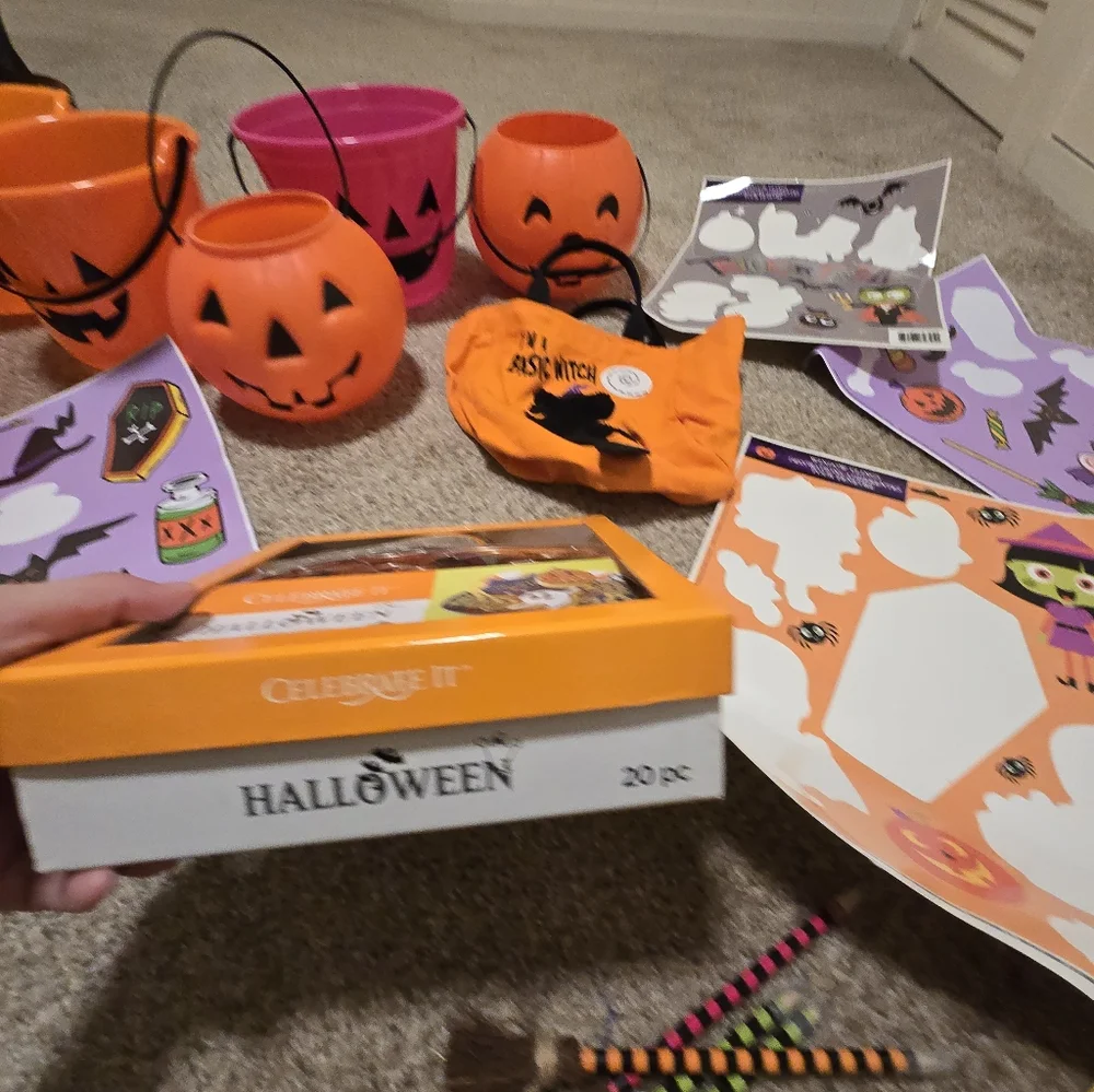 Halloween Supplies Set And Decor